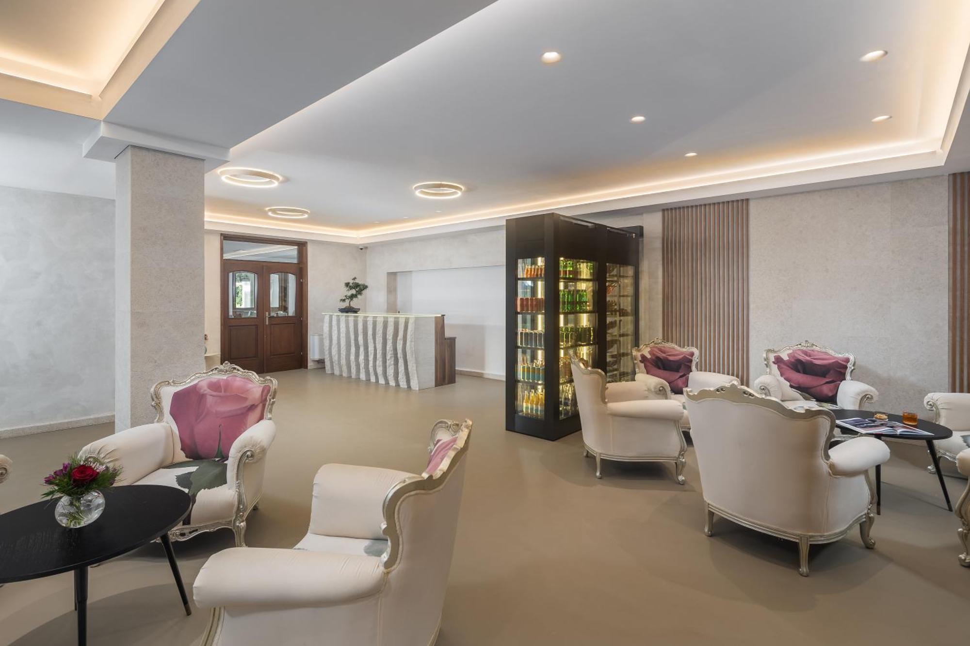 Hotel Tomi ปอร์โตรอซ ภายนอก รูปภาพ