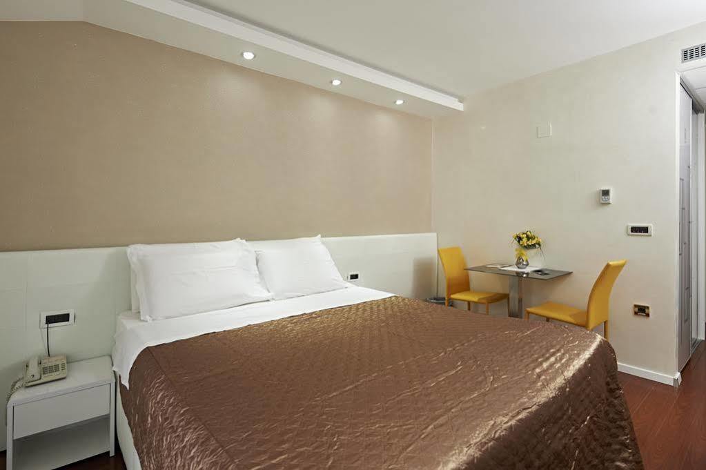 Hotel Tomi ปอร์โตรอซ ภายนอก รูปภาพ