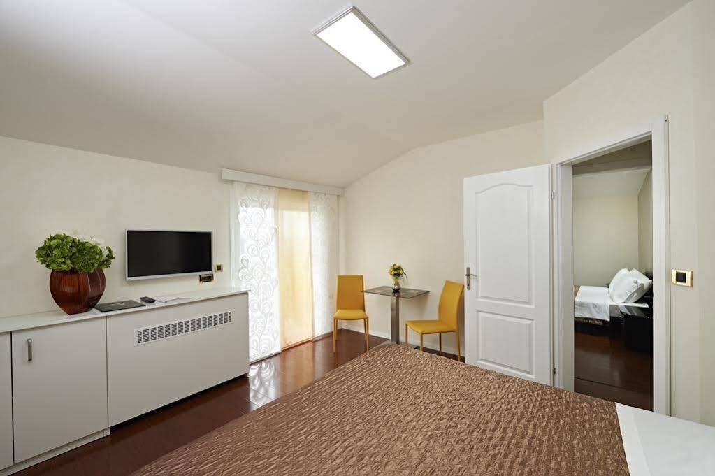Hotel Tomi ปอร์โตรอซ ภายนอก รูปภาพ
